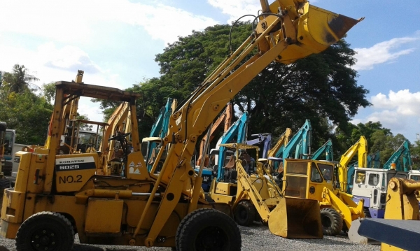 ต้องการขายรถตักล้อยางยี่ห้อ KOMATSU-SD25-3รถนอกนำเข้าจากญี่ปุ่น