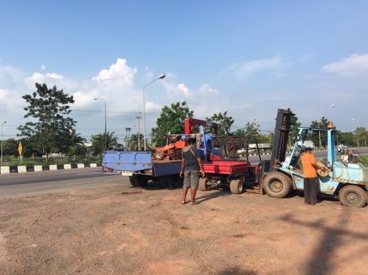 tractor-backhoe ขอบคุณลูกค้า อยุธยามากครับ อุดหนุนรถตัดหญ้า ตัดกรีน และรถดั๊มเปอร์ บรรทุกล้อยาง ของเ