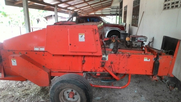 ขายเครื่องอัดฟาง คู้โบต้า HB 130  ราคา  งดต่อลอง  อยากขายคับ   158000   บาท ด่วน   พร้อมใช้งาน ด่วน วันทูคอล 0986683479 dtac 0991751349 สิทธิ์ คับ