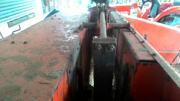 ขายเครื่องอัดฟาง คู้โบต้า HB 130  ราคา  งดต่อลอง  อยากขายคับ   158000   บาท ด่วน   พร้อมใช้งาน ด่วน วันทูคอล 0986683479 dtac 0991751349 สิทธิ์ คับ