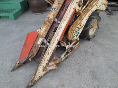 รถเกี่ยวข้าวเดินตาม  KUBOTA   HE50A รหัสสินค้า 80904372  www.nihonmono.com