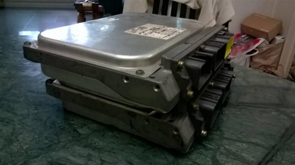 ขายกล่อง ecu.เครื่อง 2J ฝาดำ