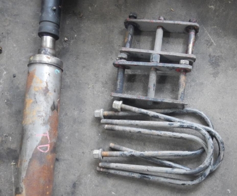 ขายเพลาลอยครบชุดสำหรับ รถบรรทุกหนัก ดูของได้ที่ตลาดห้วยขวาง กทม.ขาย30,000บาท ขายเพลาลอยครบชุดสำหรับ รถบรรทุกหนัก ดูของได้ที่ตลาดห้วยขวาง กทม.ขาย30,000บาท