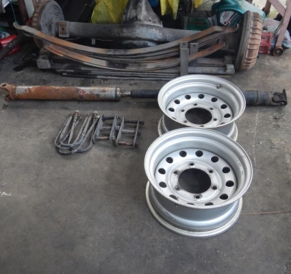 ขายเพลาลอยครบชุดสำหรับ รถบรรทุกหนัก ดูของได้ที่ตลาดห้วยขวาง กทม.ขาย30,000บาท