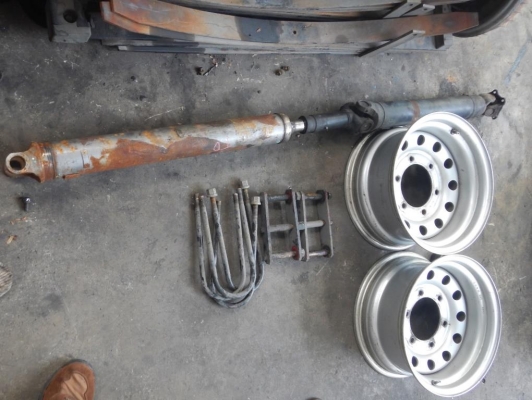 ขายเพลาลอยครบชุดสำหรับ รถบรรทุกหนัก ดูของได้ที่ตลาดห้วยขวาง กทม.ขาย30,000บาท ขายเพลาลอยครบชุดสำหรับ รถบรรทุกหนัก ดูของได้ที่ตลาดห้วยขวาง กทม.ขาย30,000บาท