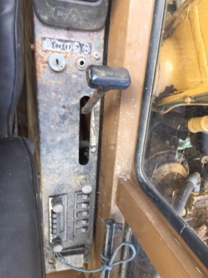 ขาย 595,000 สภาพเก่านอก 2 ปี  CATTERPILAR E120B เครื่องดี ปั้มแรง โช่หนา เอวแน่น ไฟฟ้าครบ เอกสารชื้อขาย รถอยู่ จ.นครปฐม  090-772-3710 090-772-3708