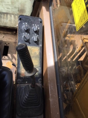 ขาย 595,000 สภาพเก่านอก 2 ปี  CATTERPILAR E120B เครื่องดี ปั้มแรง โช่หนา เอวแน่น ไฟฟ้าครบ เอกสารชื้อขาย รถอยู่ จ.นครปฐม  090-772-3710 090-772-3708