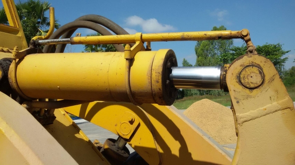 ขายรถตัก JH65 เอวอ่อน พร้อมใช้งานครับ ขายรถตัก JH65 เอวอ่อน พร้อมใช้งานครับ