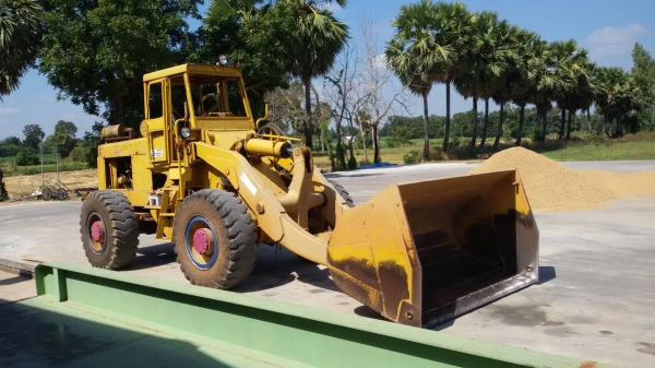 ขายรถตัก JH65 เอวอ่อน พร้อมใช้งานครับ ขายรถตัก JH65 เอวอ่อน พร้อมใช้งานครับ