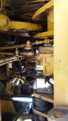 ขายรถตัก JH65 เอวอ่อน พร้อมใช้งานครับ ขายรถตัก JH65 เอวอ่อน พร้อมใช้งานครับ