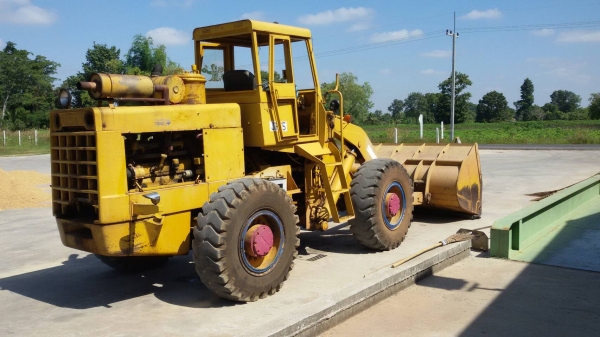 ขายรถตัก JH65 เอวอ่อน พร้อมใช้งานครับ ขายรถตัก JH65 เอวอ่อน พร้อมใช้งานครับ