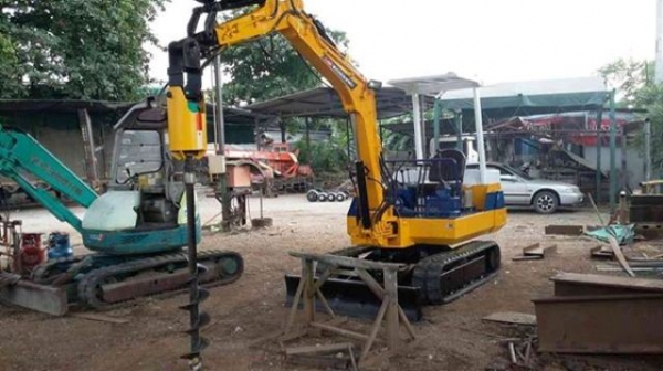 รถเจาะดิน Komatsu pc20-6 รุ่น เครื่อง 3D84 สภาพสวย ใช้งานดี