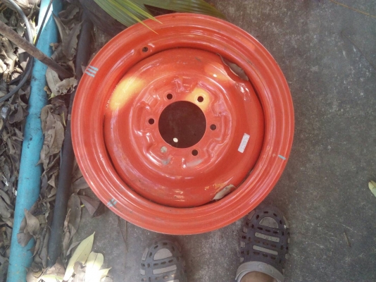 กะทะล้อ คูโบต้า มี ล้อหลัง 7 ล้อคับ ล้อหน้า 3 คับ สนใจติดต่อใด้ขายเหมาคับ ของไหม่ กะทะ 24 มี 7 วง กะทะ 18 มี 3 วงคับ