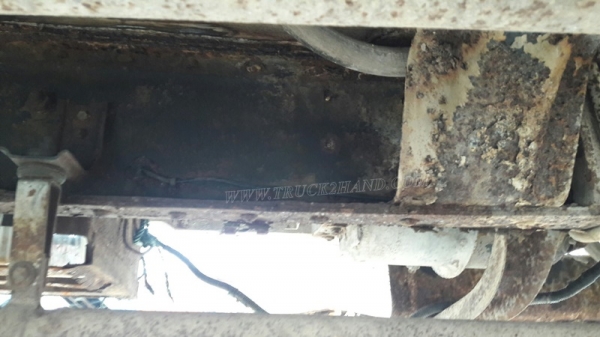 รถหัวยาวยี่ห้ออีซูซุ  พวงมาลัยเพาเวอร์   ขนาด 165 แรงม้า