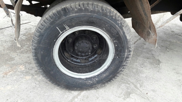 รถหัวยาวยี่ห้ออีซูซุ  พวงมาลัยเพาเวอร์   ขนาด 165 แรงม้า