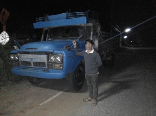 รถหัวยาวยี่ห้ออีซูซุ  พวงมาลัยเพาเวอร์   ขนาด 165 แรงม้า