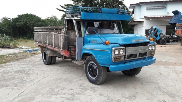 รถหัวยาวยี่ห้ออีซูซุ  พวงมาลัยเพาเวอร์   ขนาด 165 แรงม้า