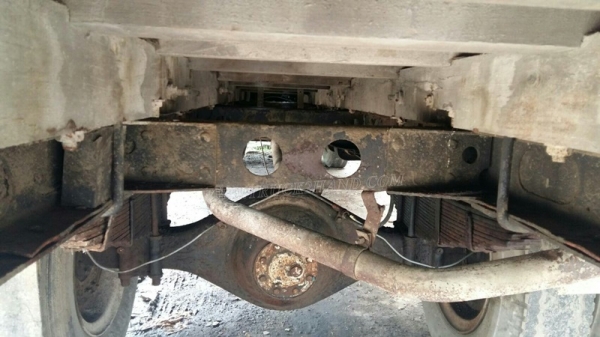 รถหัวยาวยี่ห้ออีซูซุ  พวงมาลัยเพาเวอร์   ขนาด 165 แรงม้า