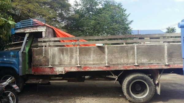 รถหัวยาวยี่ห้ออีซูซุ  พวงมาลัยเพาเวอร์   ขนาด 165 แรงม้า