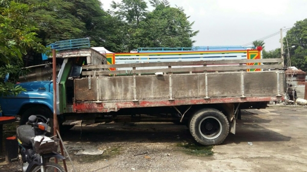 รถหัวยาวยี่ห้ออีซูซุ  พวงมาลัยเพาเวอร์   ขนาด 165 แรงม้า