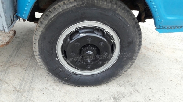 รถหัวยาวยี่ห้ออีซูซุ  พวงมาลัยเพาเวอร์   ขนาด 165 แรงม้า