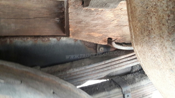 รถหัวยาวยี่ห้ออีซูซุ  พวงมาลัยเพาเวอร์   ขนาด 165 แรงม้า