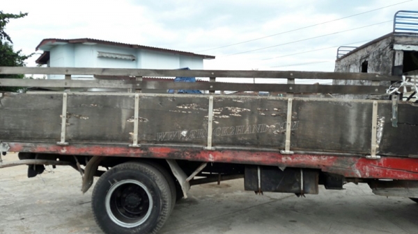 รถหัวยาวยี่ห้ออีซูซุ  พวงมาลัยเพาเวอร์   ขนาด 165 แรงม้า