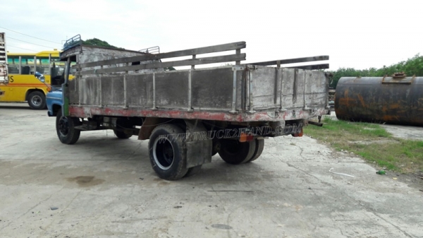 รถหัวยาวยี่ห้ออีซูซุ  พวงมาลัยเพาเวอร์   ขนาด 165 แรงม้า