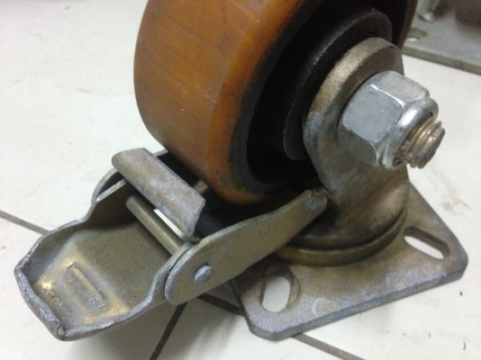 ลูกล้อยูริเทน 4 นิ้ว มือ2