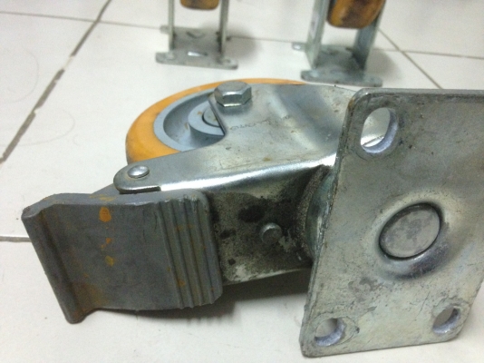 ลูกล้อยูริเทน 4 นิ้ว มือ2