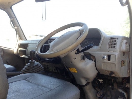 ขายด่วน หกล้อ HINO ปี49  รถสวยสภาพพร้อมใช้งาน เครื่องดีเยี่ยม คัชชีสวย ดั้มสามมิตร ยางใหม่ทั้งหกเส้น เอกสารเล่มทเบียน