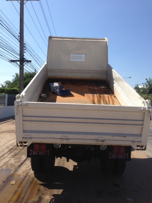 ขายด่วน หกล้อ HINO ปี49  รถสวยสภาพพร้อมใช้งาน เครื่องดีเยี่ยม คัชชีสวย ดั้มสามมิตร ยางใหม่ทั้งหกเส้น เอกสารเล่มทเบียน