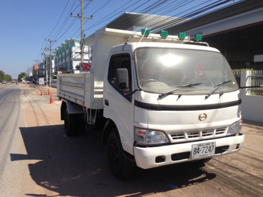 ขายด่วน หกล้อ HINO ปี49  รถสวยสภาพพร้อมใช้งาน เครื่องดีเยี่ยม คัชชีสวย ดั้มสามมิตร ยางใหม่ทั้งหกเส้น เอกสารเล่มทเบียน