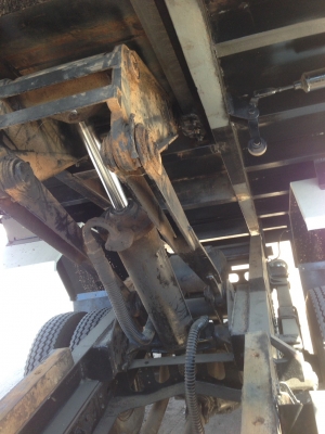 ขายด่วน หกล้อ HINO ปี49  รถสวยสภาพพร้อมใช้งาน เครื่องดีเยี่ยม คัชชีสวย ดั้มสามมิตร ยางใหม่ทั้งหกเส้น เอกสารเล่มทเบียน