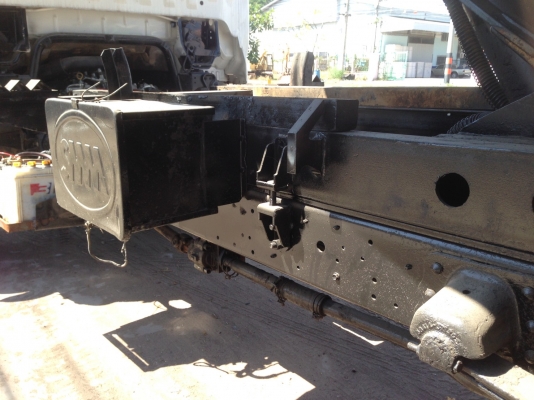 ขายด่วน หกล้อ HINO ปี49  รถสวยสภาพพร้อมใช้งาน เครื่องดีเยี่ยม คัชชีสวย ดั้มสามมิตร ยางใหม่ทั้งหกเส้น เอกสารเล่มทเบียน