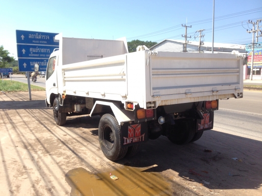 ขายด่วน หกล้อ HINO ปี49  รถสวยสภาพพร้อมใช้งาน เครื่องดีเยี่ยม คัชชีสวย ดั้มสามมิตร ยางใหม่ทั้งหกเส้น เอกสารเล่มทเบียน