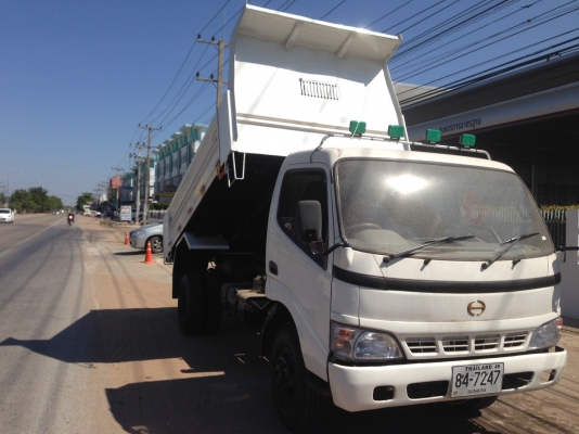 ขายด่วน หกล้อ HINO ปี49  รถสวยสภาพพร้อมใช้งาน เครื่องดีเยี่ยม คัชชีสวย ดั้มสามมิตร ยางใหม่ทั้งหกเส้น เอกสารเล่มทเบียน
