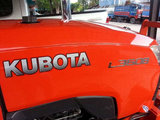 คูโบต้า L3608DT 4 WD ใบมีดดันหน้า ผานหลังใหม่ สภาพดีลุยงานได้เลยครับ