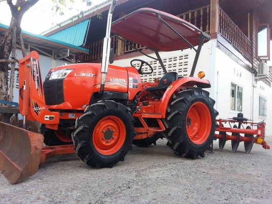 คูโบต้า L3608DT 4 WD ใบมีดดันหน้า ผานหลังใหม่ สภาพดีลุยงานได้เลยครับ