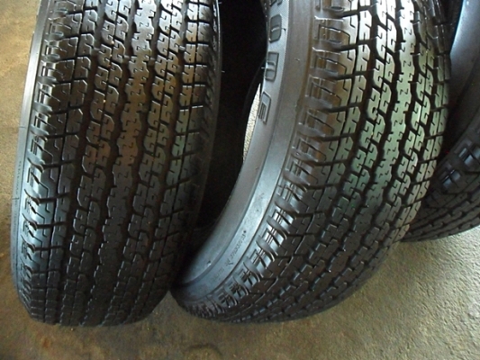 ยาง17กระบะสูง บริดสโตน245-65-R17ลงพื้นปี13 ดอกหนา1เซ็น ไม่มีปะ