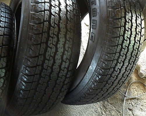 ยาง17กระบะสูง บริดสโตน245-65-R17ลงพื้นปี13 ดอกหนา1เซ็น ไม่มีปะ