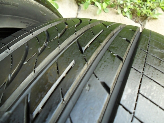 ยางขอบ17 บริดสโตน215-50-17 ลงพื้นปี13 (4เส้น3,700)ดอกหนา1เซ็น