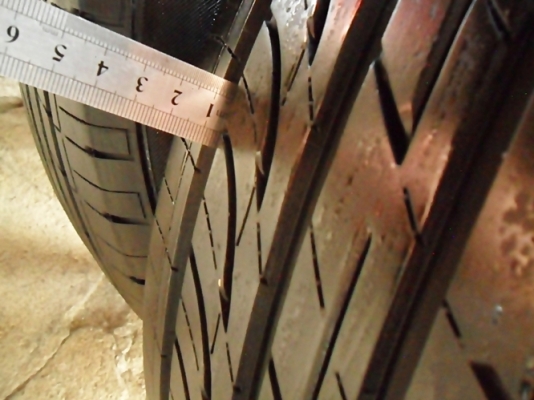 ยางขอบ17 บริดสโตน215-50-17 ลงพื้นปี13 (4เส้น3,700)ดอกหนา1เซ็น