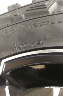 ขาย ยาง Mud 33 ขอบ 20 พร้อมล้อ สวยๆ ขาย ยาง Mud 33 ขอบ 20 พร้อมล้อ สวยๆ