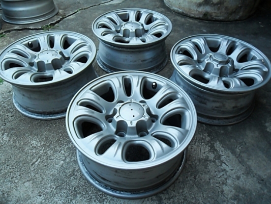 แม็กกระบะขอบ15 เอนไกแท้ 6รู139 สีสวย สภาพดี (4วง3,500)