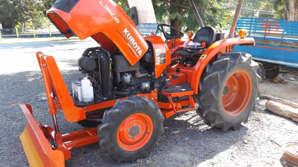 ขายรถไถL3608ใบมีดผาล4พร้อมใช้ครับ