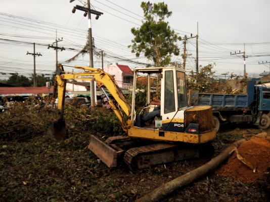 ขายรถแบคโฮ KOMATSU PC40-6 เอกสารอินวอย ราคา 300000 ขายรถแบคโฮ KOMATSU PC40-6 เอกสารอินวอย ราคา 300000