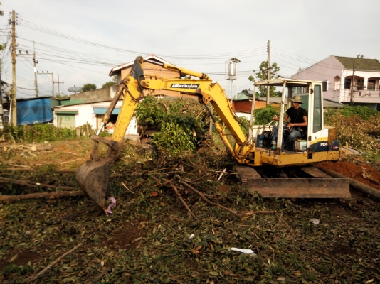 ขายรถแบคโฮ KOMATSU PC40-6 เอกสารอินวอย ราคา 300000