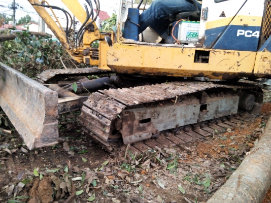 ขายรถแบคโฮ KOMATSU PC40-6 เอกสารอินวอย ราคา 300000