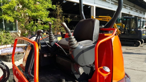 ขาย รถขุด HITACHI รุ่น ZX40 มือสองญี่ปุ่น แทรกเหล็ก สลัก บูท เอวแน่น 100\% ปั้มนิ้ว คอนโทรลสั้น ทำงานไว แรงดีทุกระบบ มือถือ/LINE ID : 0818753444 ขาย รถขุด HITACHI รุ่น ZX40 มือสองญี่ปุ่น แทรกเหล็ก สลัก บูท เอวแน่น 100\% ปั้มนิ้ว คอนโทรลสั้น ทำงานไว แรงดีทุกระบบ มือถือ/LINE ID : 0818753444